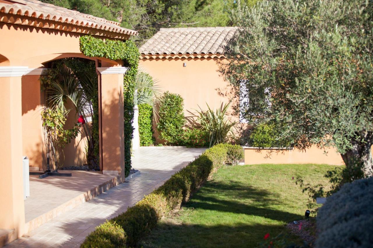 Les Lavandes Bed & Breakfast Alleins Exterior photo